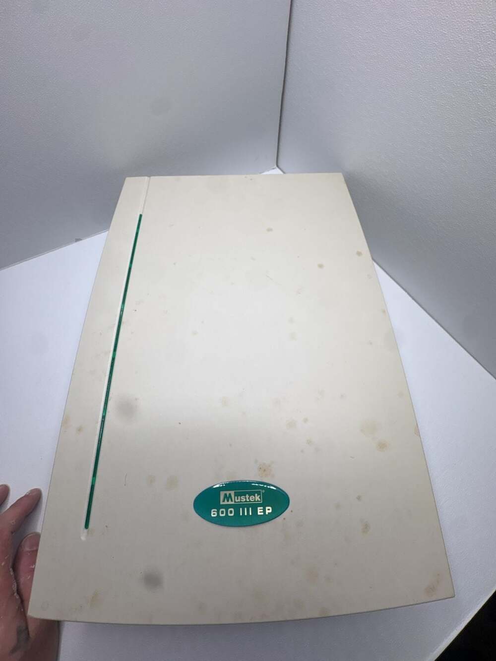 Mustek 600 III EP Flatbed Color Scanner